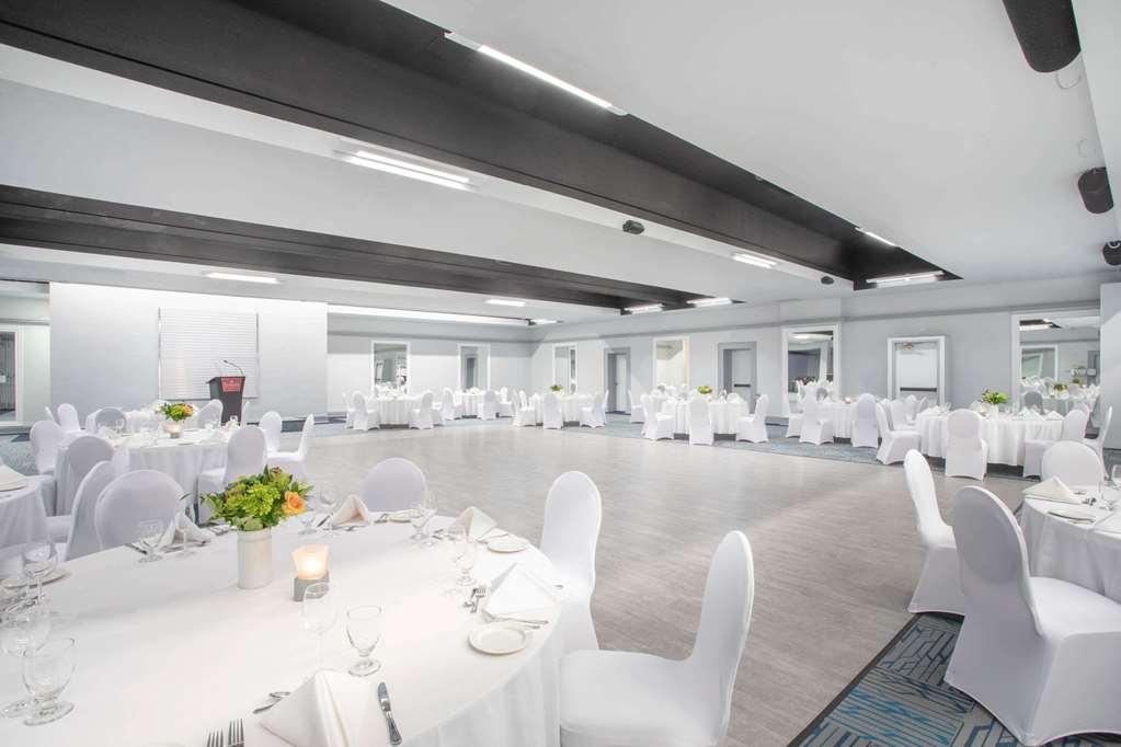 Quality Inn & Conference Centre Kingston Central Facilities photo