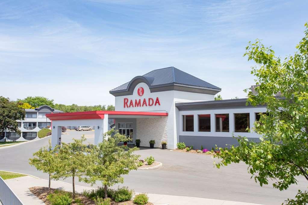 Quality Inn & Conference Centre Kingston Central Exterior photo