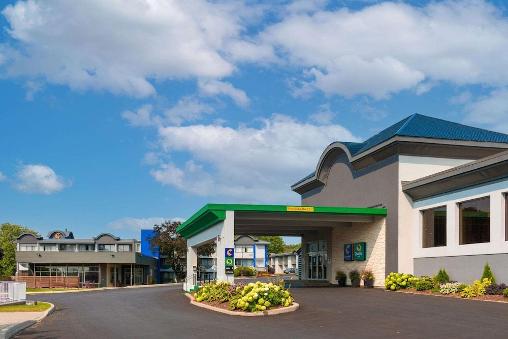 Quality Inn & Conference Centre Kingston Central Exterior photo