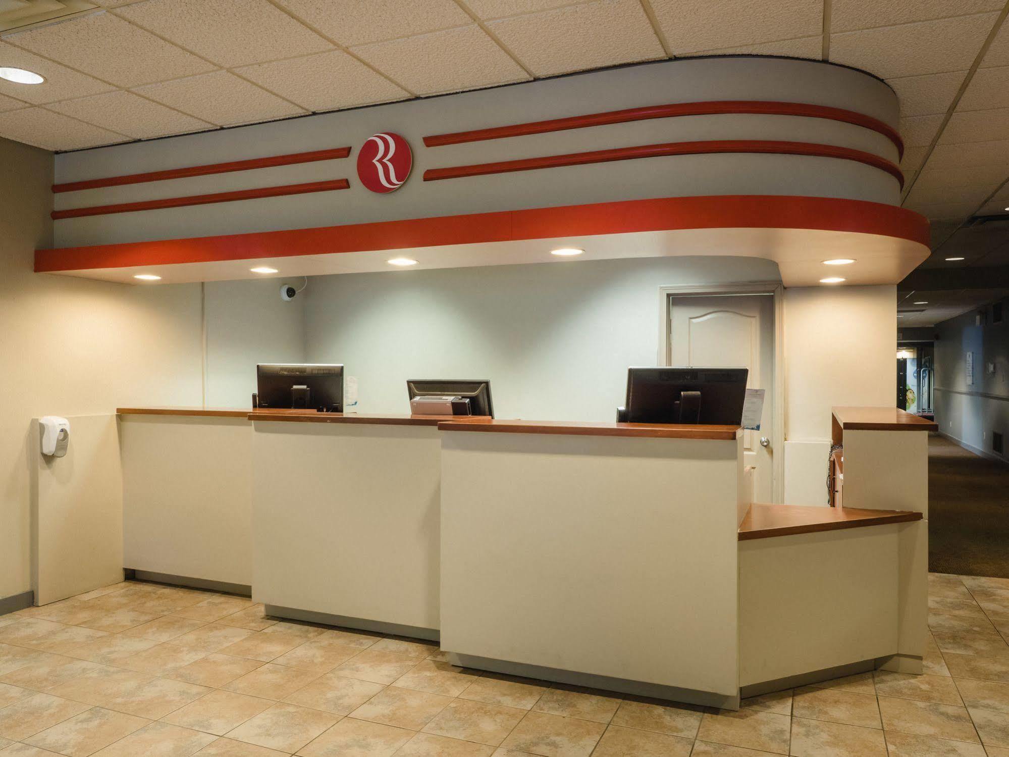 Quality Inn & Conference Centre Kingston Central Exterior photo